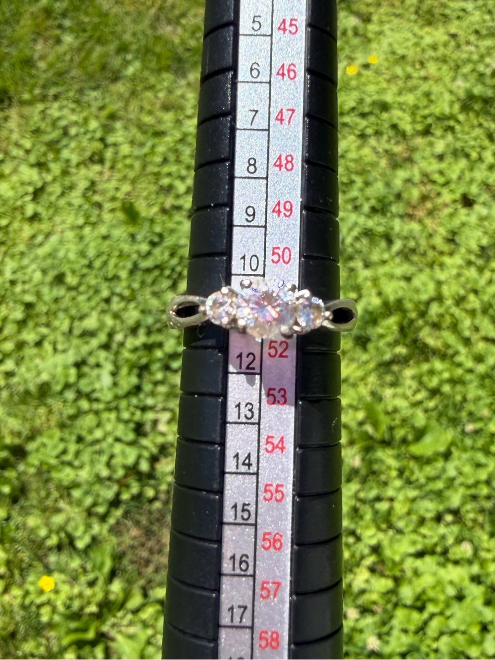 925 Sterling Silver Three-Stone Sparkling White Cubic Zirconia Ring